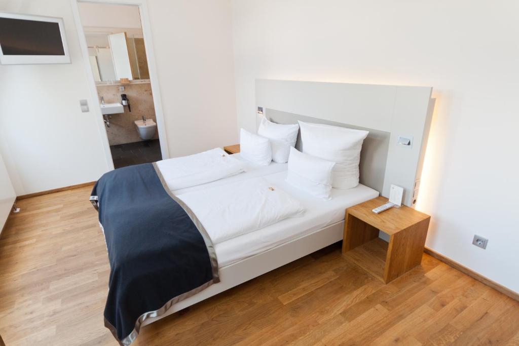 Double Room,66408907:JPEG