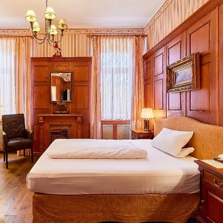 Hip Hotel-3