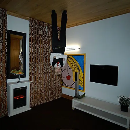 Hip Hotel-2